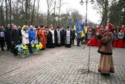 В Івано-Франківську урочистою ходою почалося відзначати 202-річницю від дня народження Тараса Шевчен